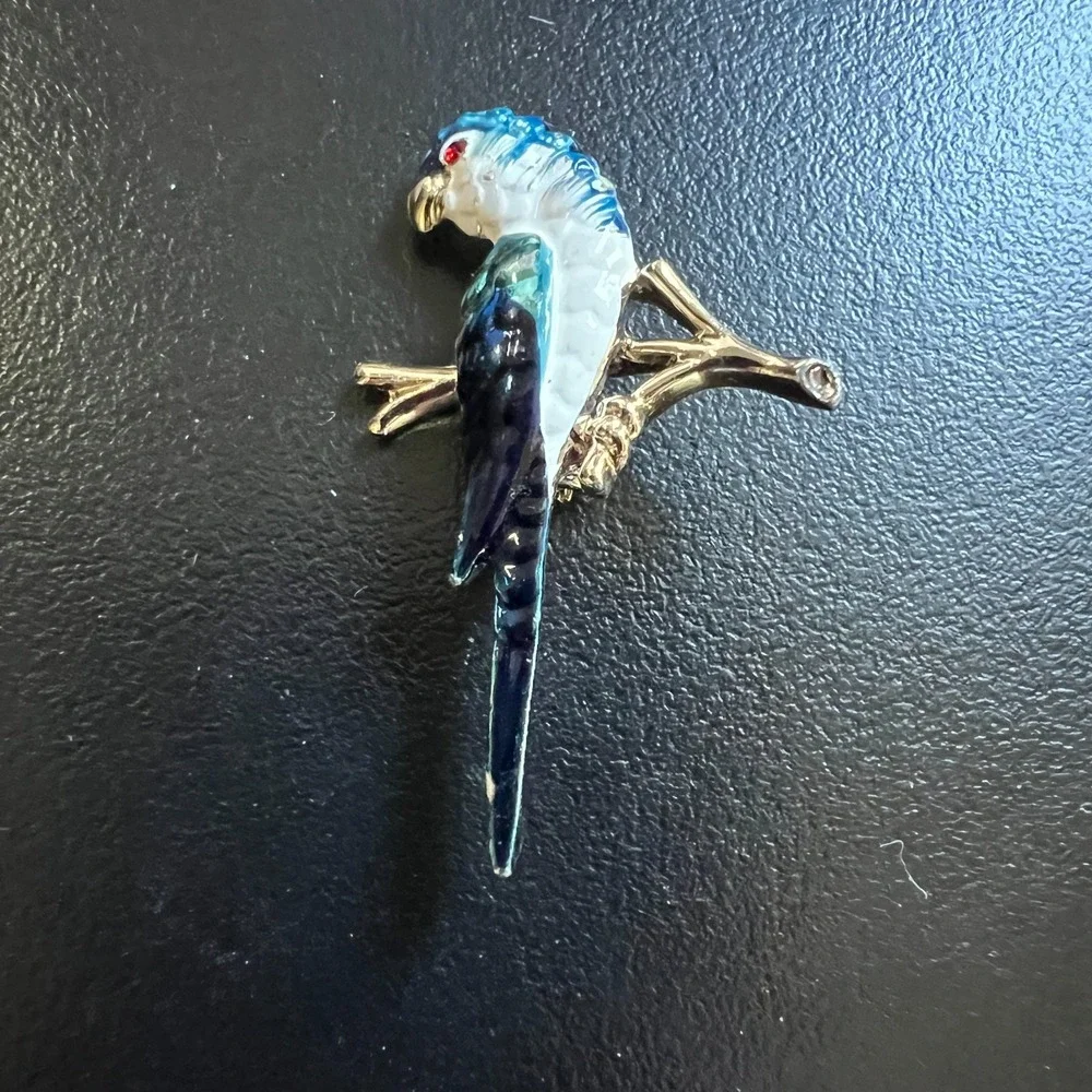 Vintage‎ Parrot Brooch Bird On Branch Blue Enamel Gold Tone Crystal Eye  Pin
